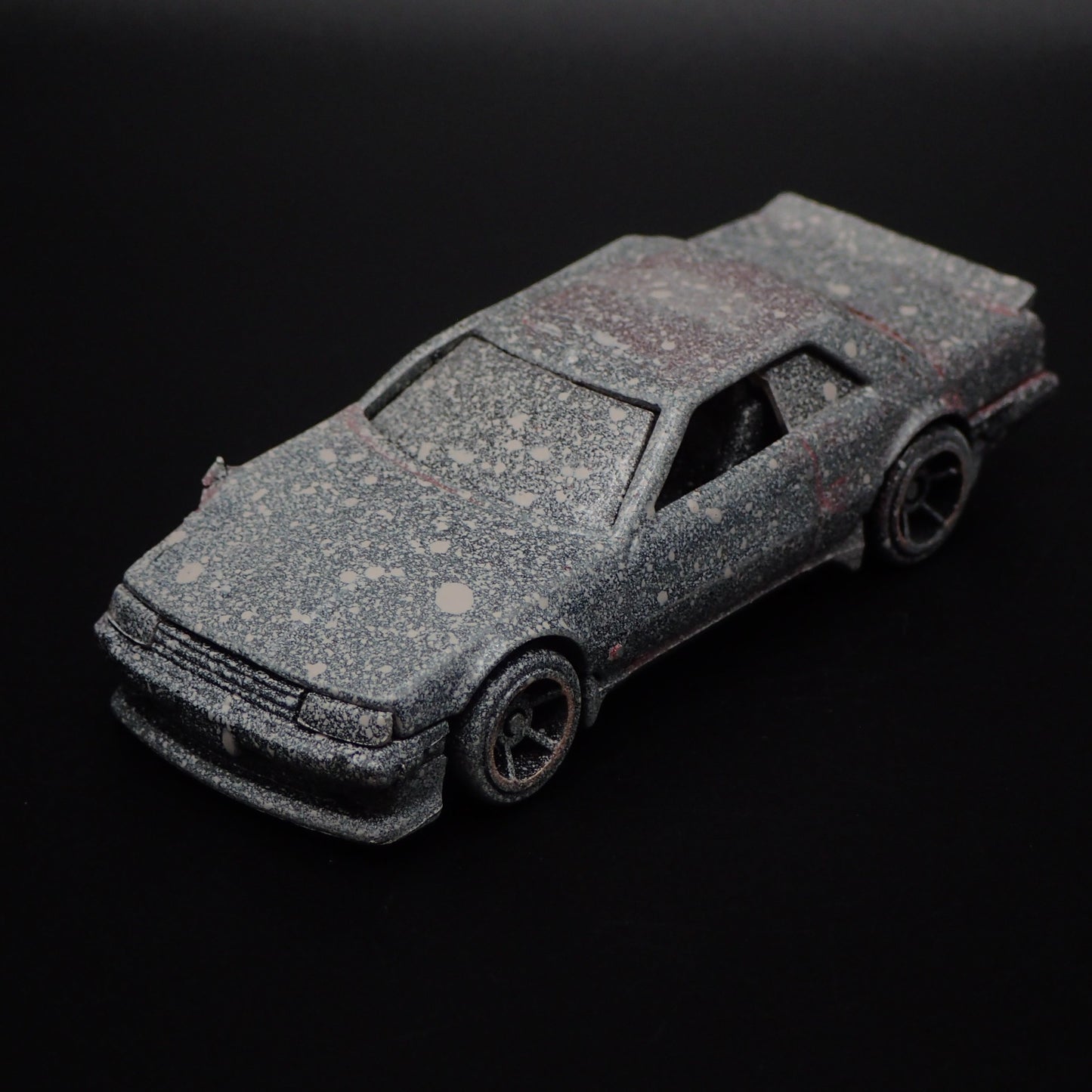 1981-1985 NISSAN SKYLINE R30 ABANDONED BARN FIND 1:64 SCALE DIECAST MODEL CAR