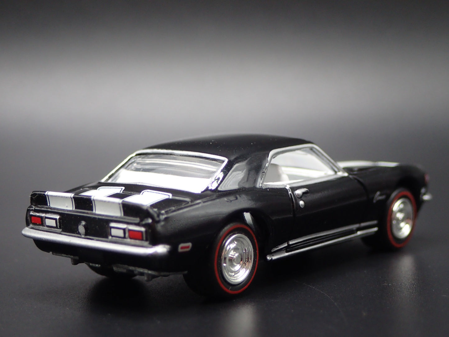 1968 68 CHEVY CHEVROLET CAMARO Z/28 BLACK 1:64 SCALE DIORAMA DIECAST MODEL CAR