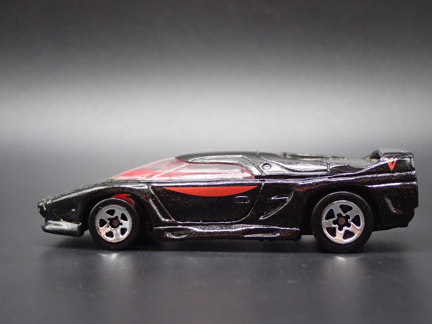 1989-1993 VECTOR W8 TWIN TURBO BLACK 1:64 SCALE DIORAMA DIECAST MODEL CAR