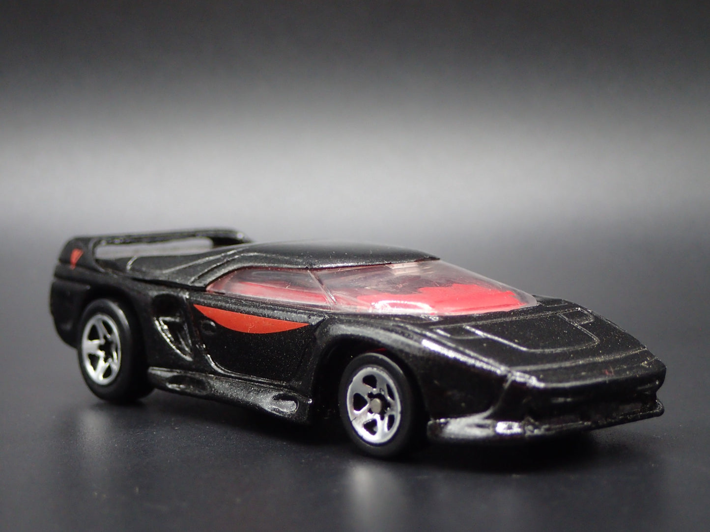 1989-1993 VECTOR W8 TWIN TURBO BLACK 1:64 SCALE DIORAMA DIECAST MODEL CAR