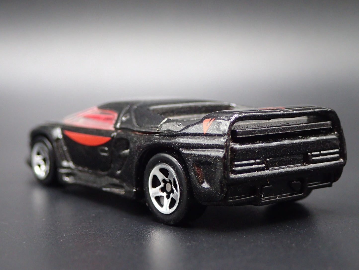 1989-1993 VECTOR W8 TWIN TURBO BLACK 1:64 SCALE DIORAMA DIECAST MODEL CAR