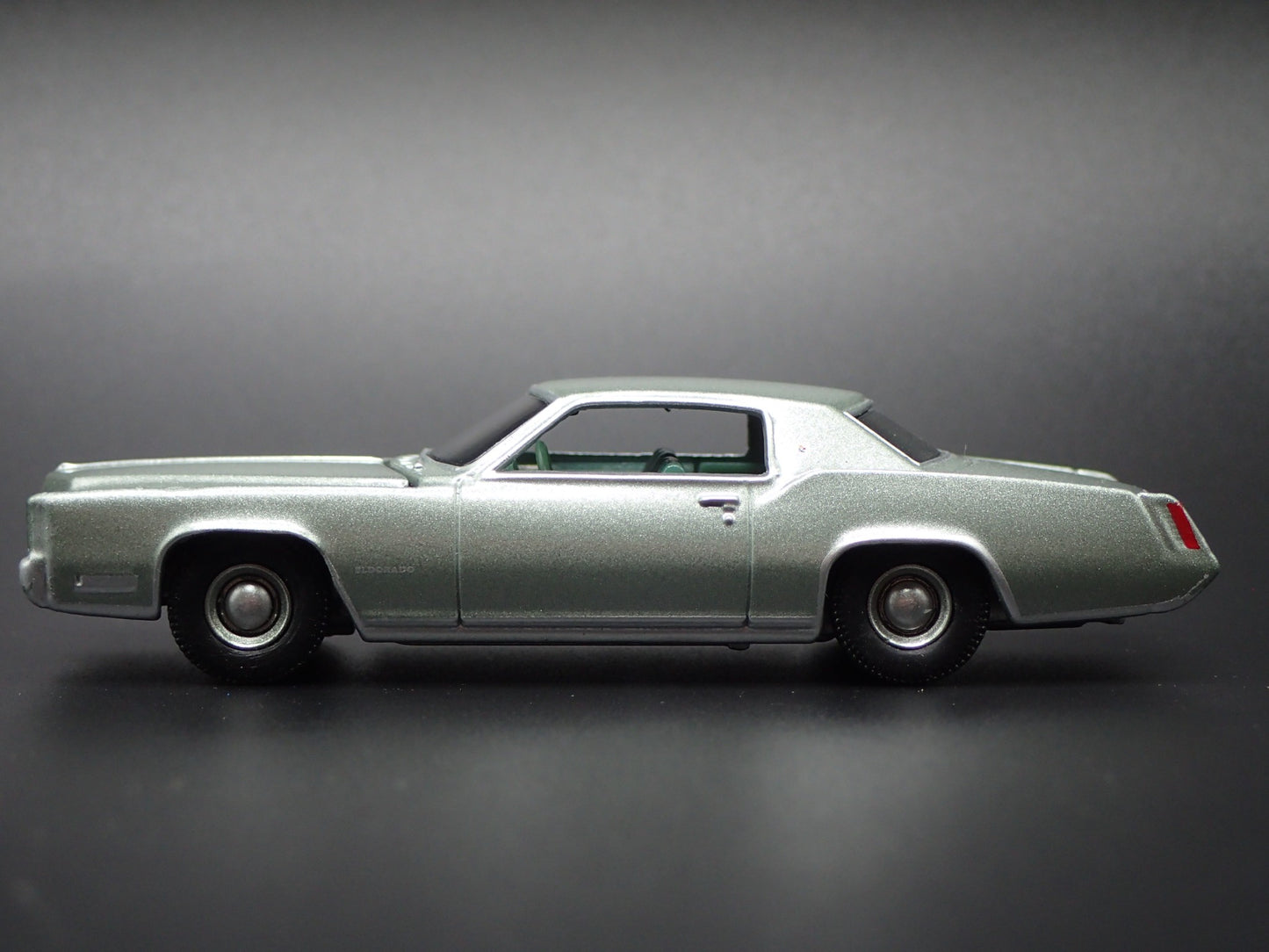 1967 67 CADILLAC CADDY ELDORADO 1:64 SCALE COLLECTIBLE DIORAMA DIECAST MODEL CAR