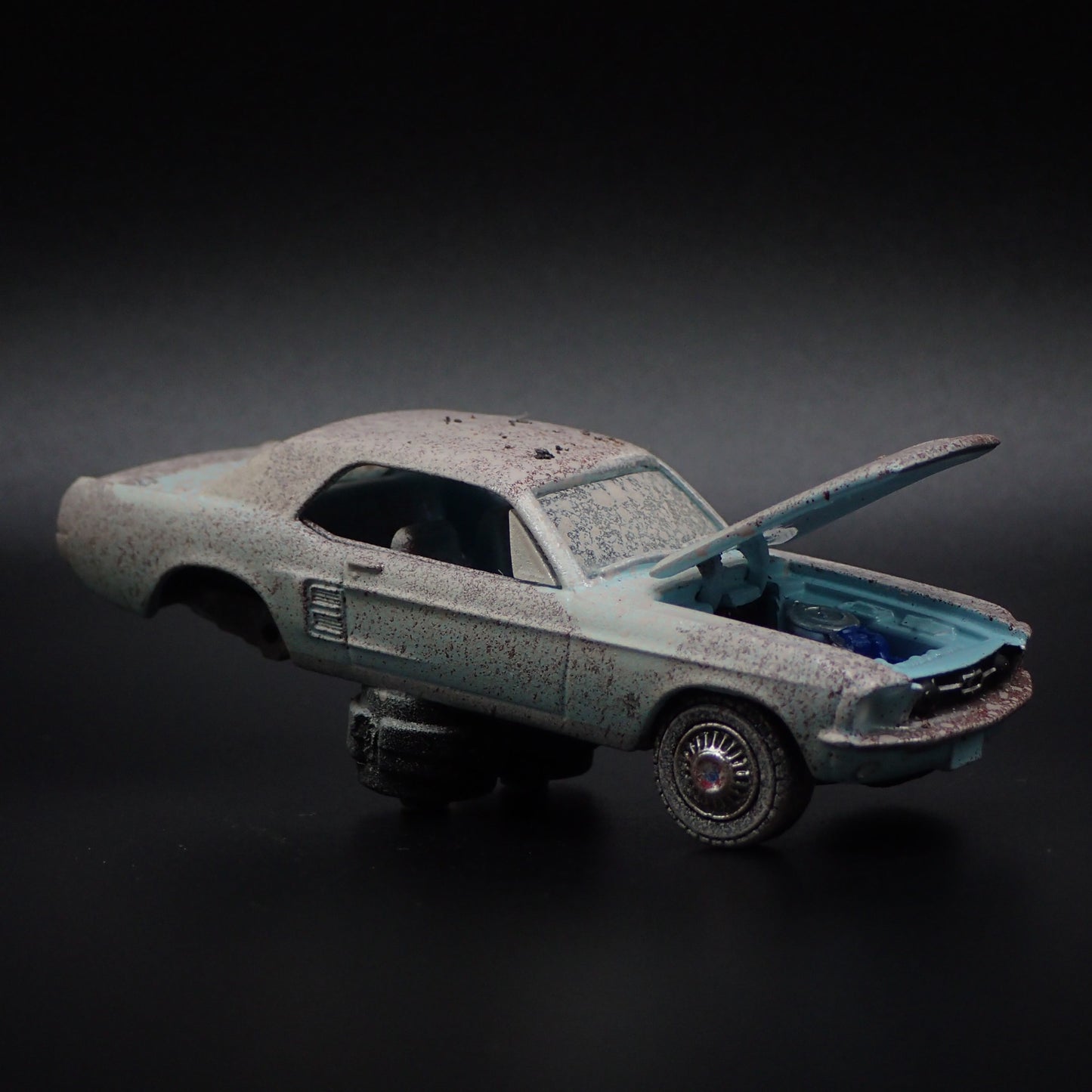 1967 67 FORD MUSTANG COUPE BARN FIND 1:64 SCALE DIORAMA DIECAST MODEL CAR