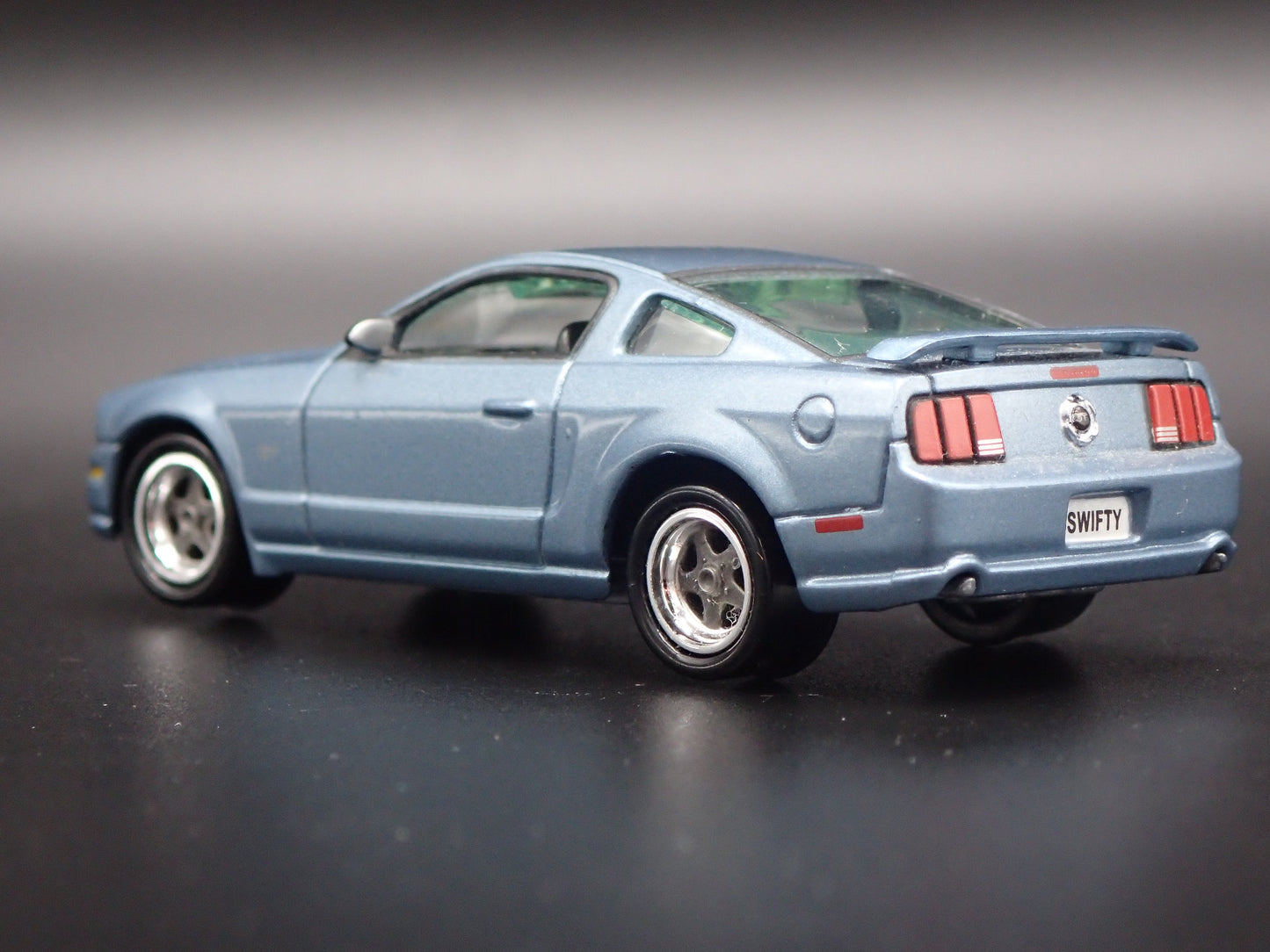 2005-2009 FORD MUSTANG GT RARE 1:64 SCALE COLLECTIBLE DIORAMA DIECAST MODEL CAR
