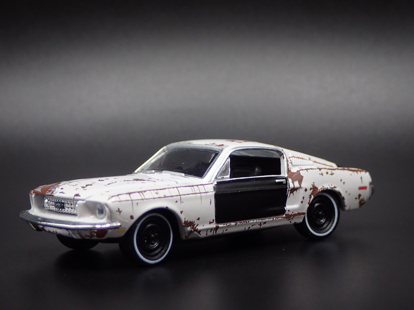 1968 68 FORD MUSTANG GT 390 FASTBACK BARN FIND 1:64 SCALE DIECAST MODEL CAR