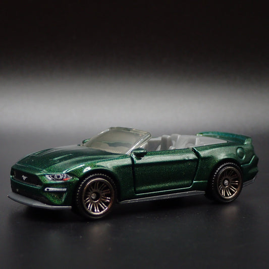 2018-2023 FORD MUSTANG CONVERTIBLE GREEN 1/64 SCALE DIORAMA DIECAST MODEL CAR