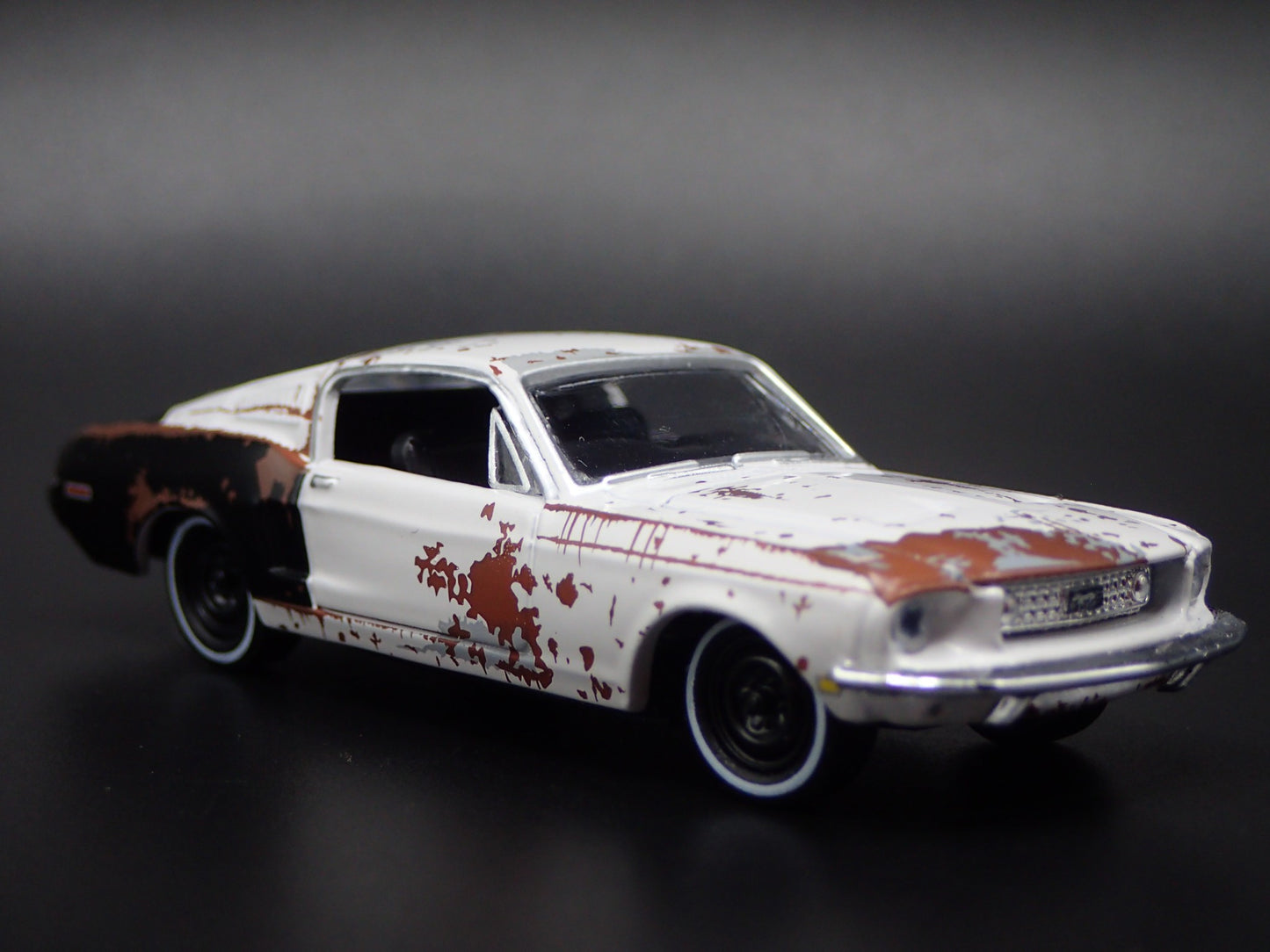 1968 68 FORD MUSTANG GT 390 FASTBACK BARN FIND 1:64 SCALE DIECAST MODEL CAR