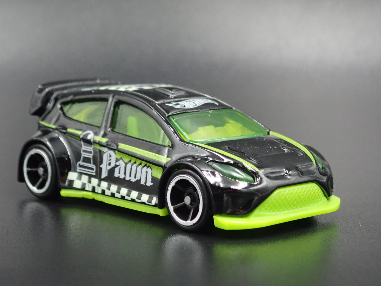2009 - 2017 FORD FIESTA BLACK 1:64 SCALE COLLECTIBLE DIORAMA DIECAST MODEL CAR