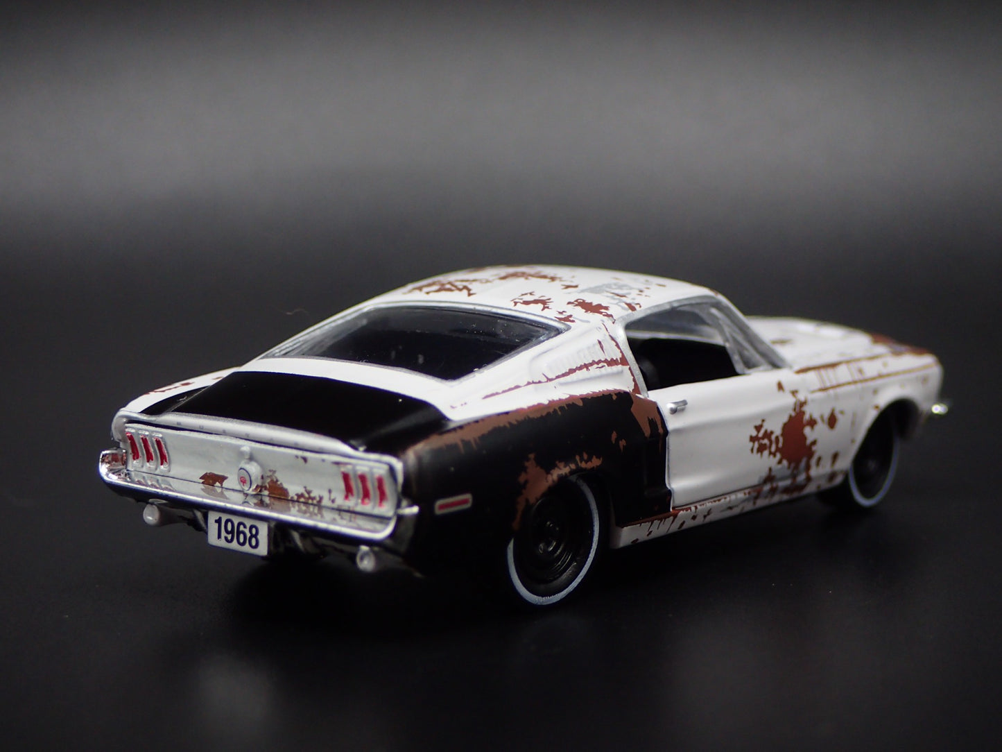 1968 68 FORD MUSTANG GT 390 FASTBACK BARN FIND 1:64 SCALE DIECAST MODEL CAR