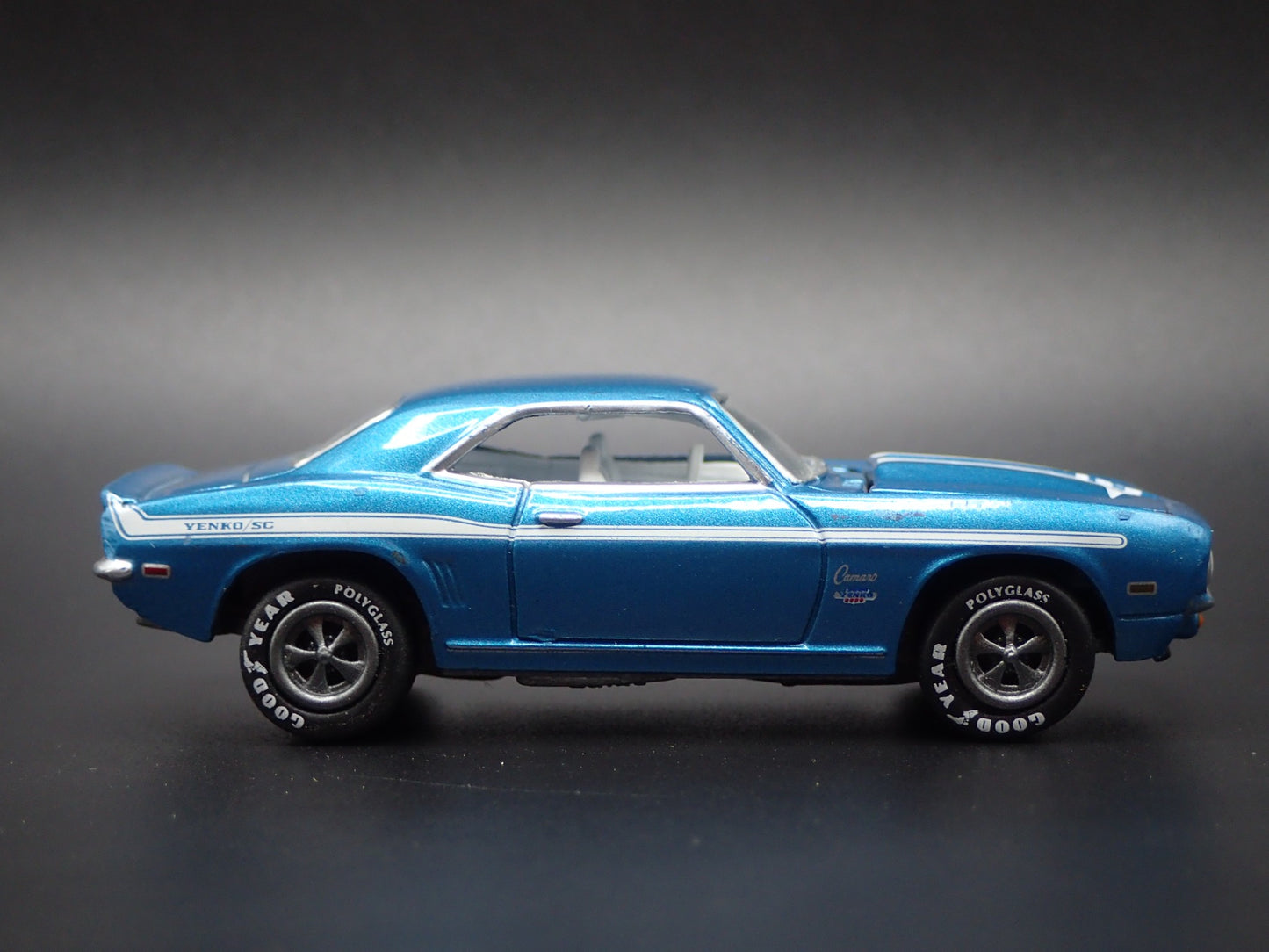 1969 69 CHEVY CHEVROLET CAMARO YENKO 1:64 SCALE DIORAMA DIECAST MODEL CAR