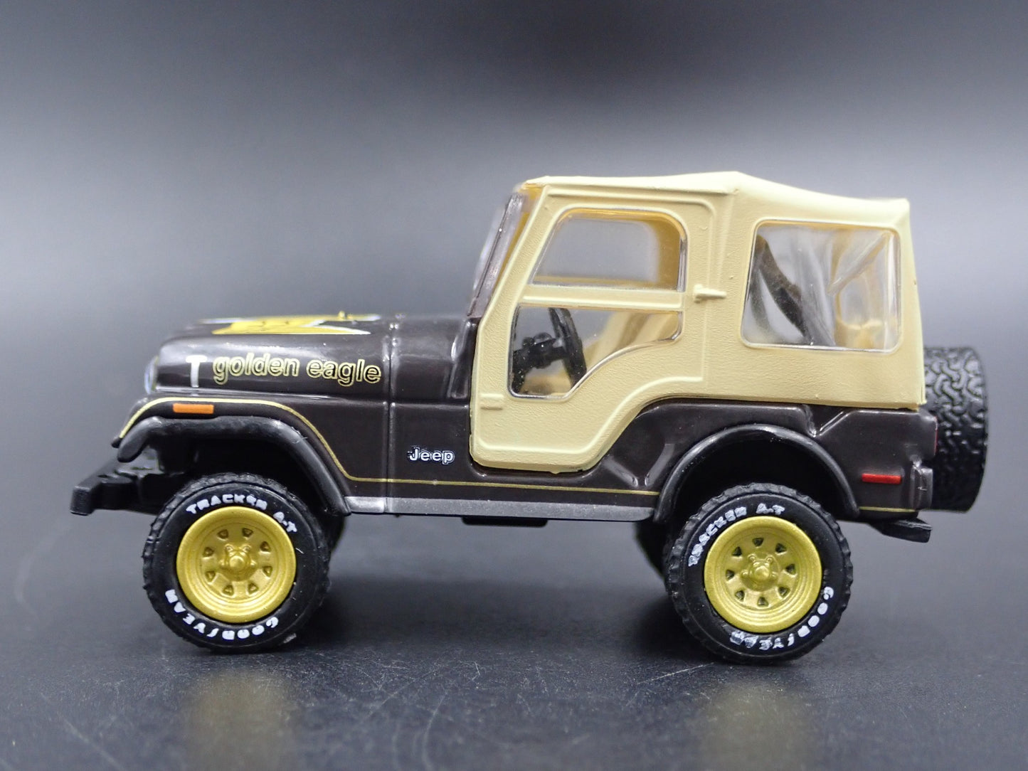 1944-1986 JEEP WRANGLER  CJ5 GOLDEN EAGLE 1/64 SCALE DIORAMA DIECAST MODEL CAR