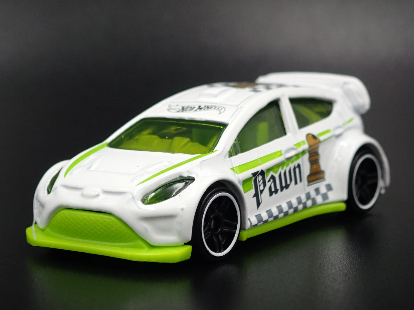 2009 - 2017 FORD FIESTA WHITE 1:64 SCALE COLLECTIBLE DIORAMA DIECAST MODEL CAR