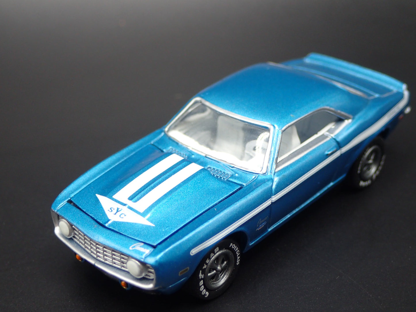 1969 69 CHEVY CHEVROLET CAMARO YENKO 1:64 SCALE DIORAMA DIECAST MODEL CAR