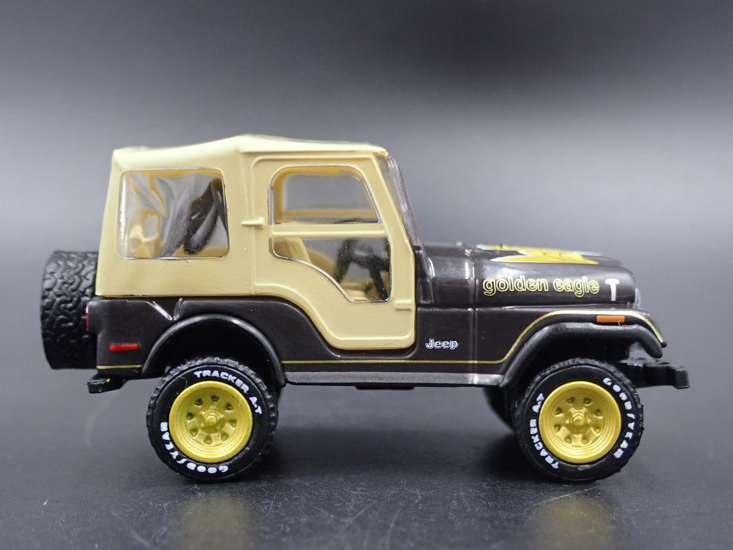 1944-1986 JEEP WRANGLER  CJ5 GOLDEN EAGLE 1/64 SCALE DIORAMA DIECAST MODEL CAR