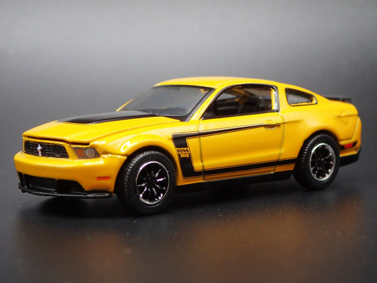 2012 12 FORD MUSTANG BOSS 302 YELLOW 1/64 SCALE COLLECTIBLE DIECAST MODEL CAR