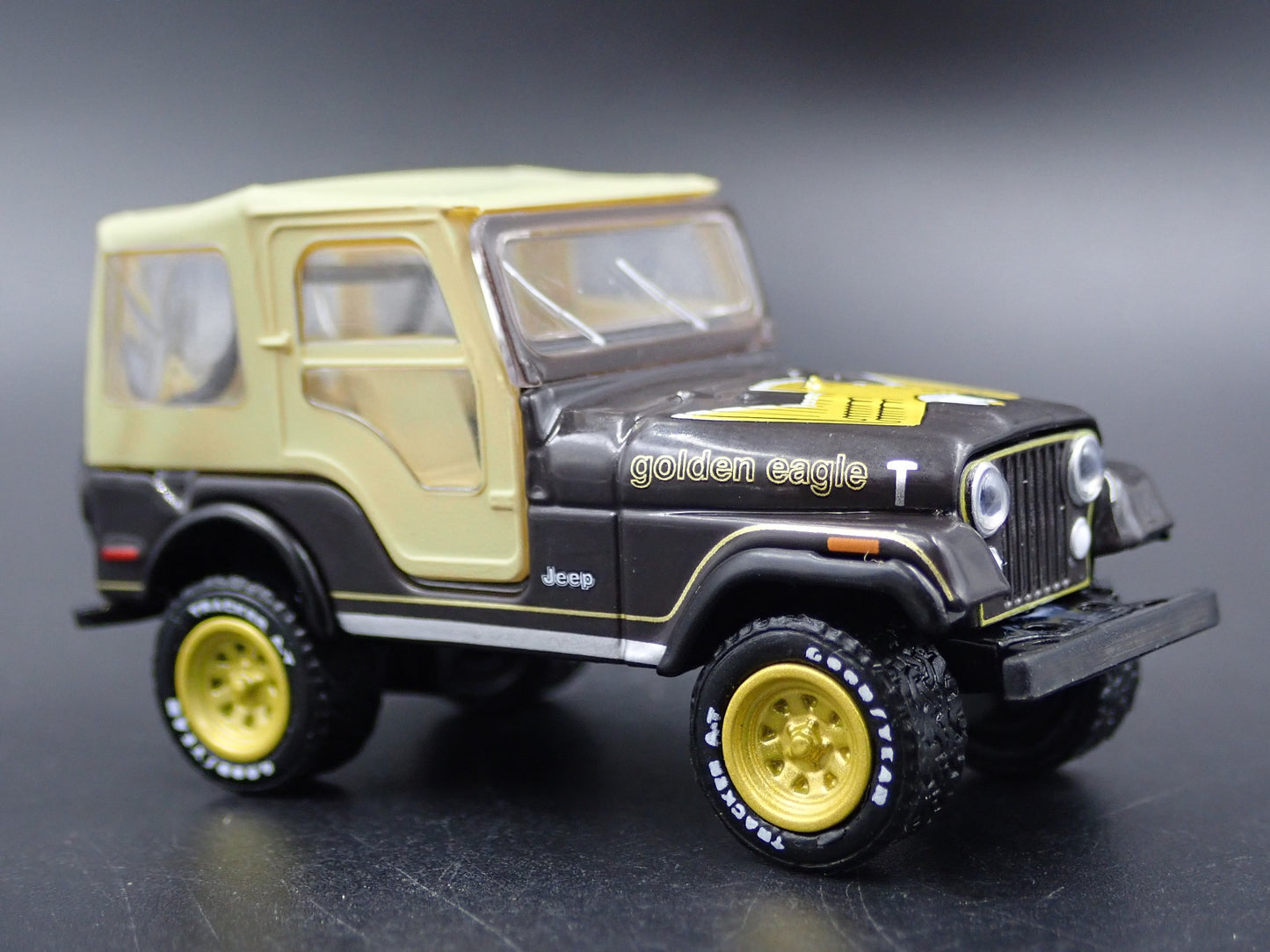 1944-1986 JEEP WRANGLER  CJ5 GOLDEN EAGLE 1/64 SCALE DIORAMA DIECAST MODEL CAR