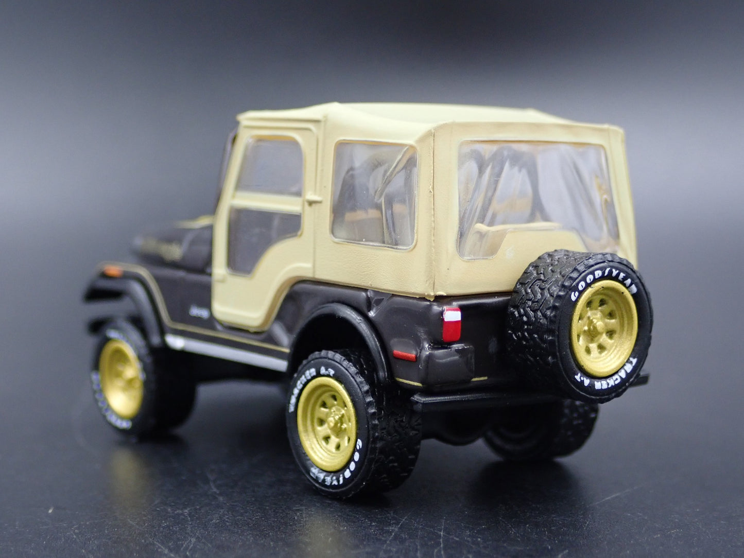 1944-1986 JEEP WRANGLER  CJ5 GOLDEN EAGLE 1/64 SCALE DIORAMA DIECAST MODEL CAR
