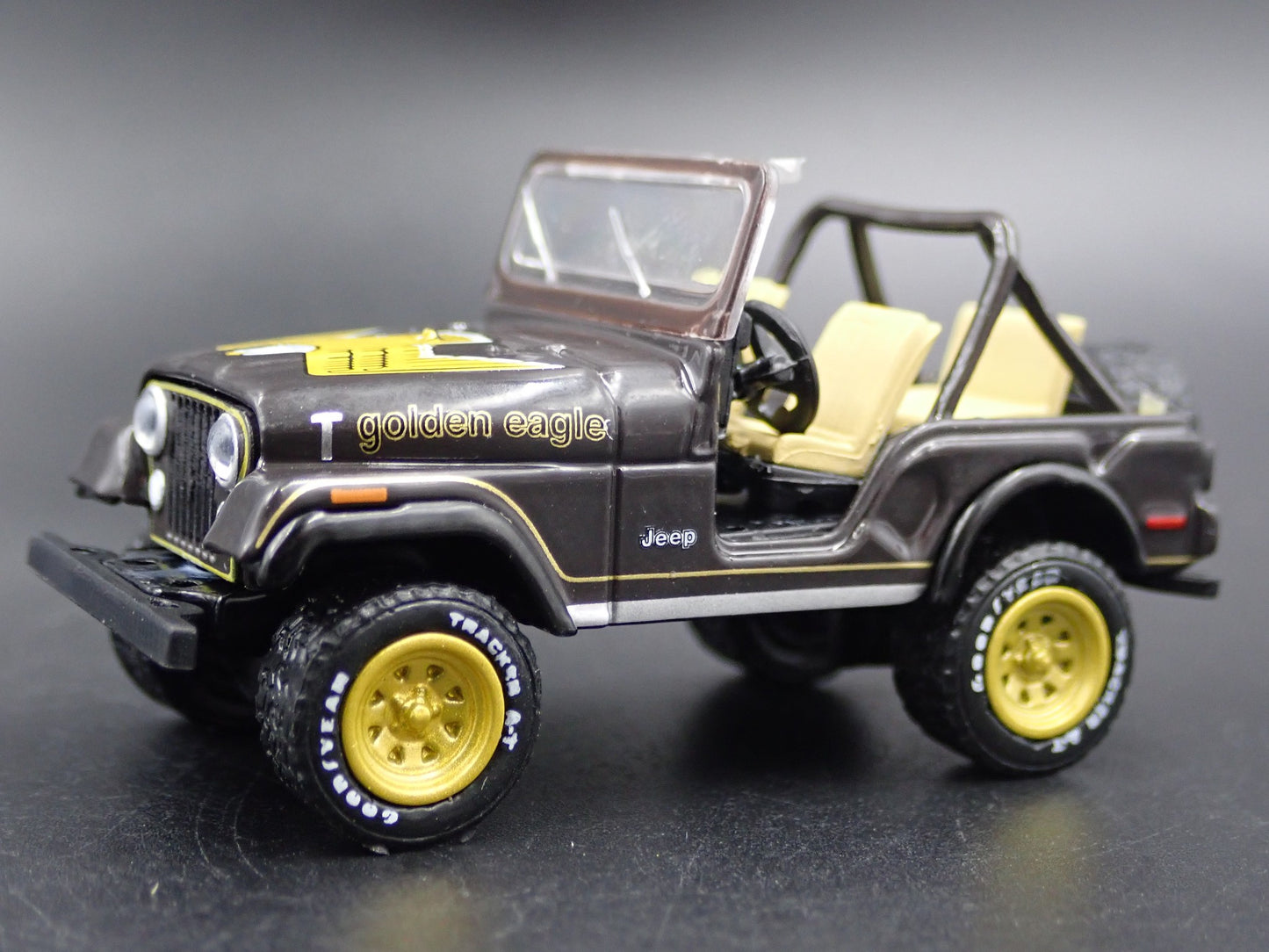 1944-1986 JEEP WRANGLER  CJ5 GOLDEN EAGLE 1/64 SCALE DIORAMA DIECAST MODEL CAR