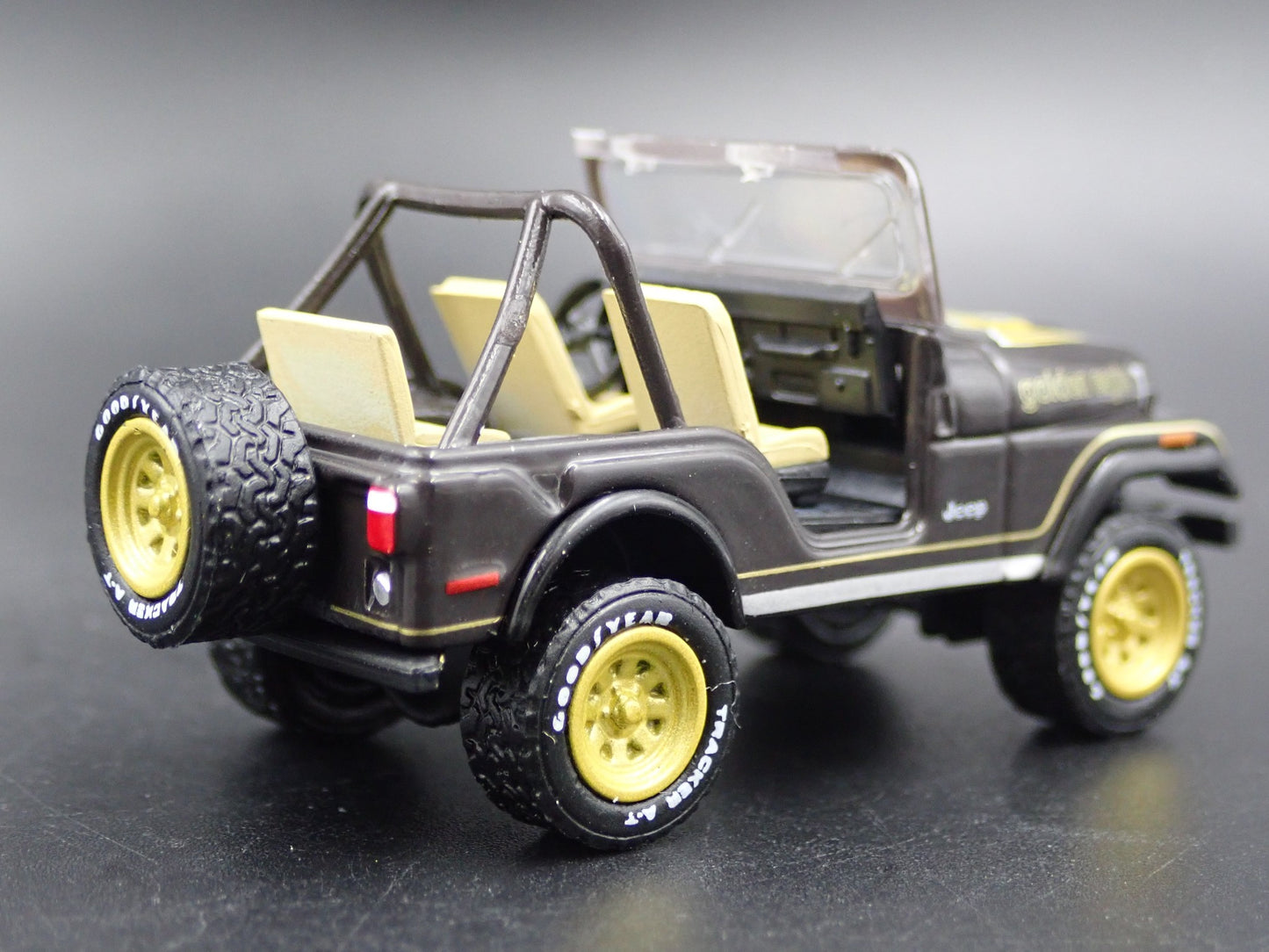 1944-1986 JEEP WRANGLER  CJ5 GOLDEN EAGLE 1/64 SCALE DIORAMA DIECAST MODEL CAR