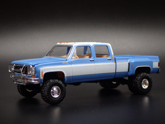 1975 75 CHEVY SILVERADO 30 DUALLY SQUAREBODY TRUCK 4X4 1/64 SCALE DIECAST MODEL