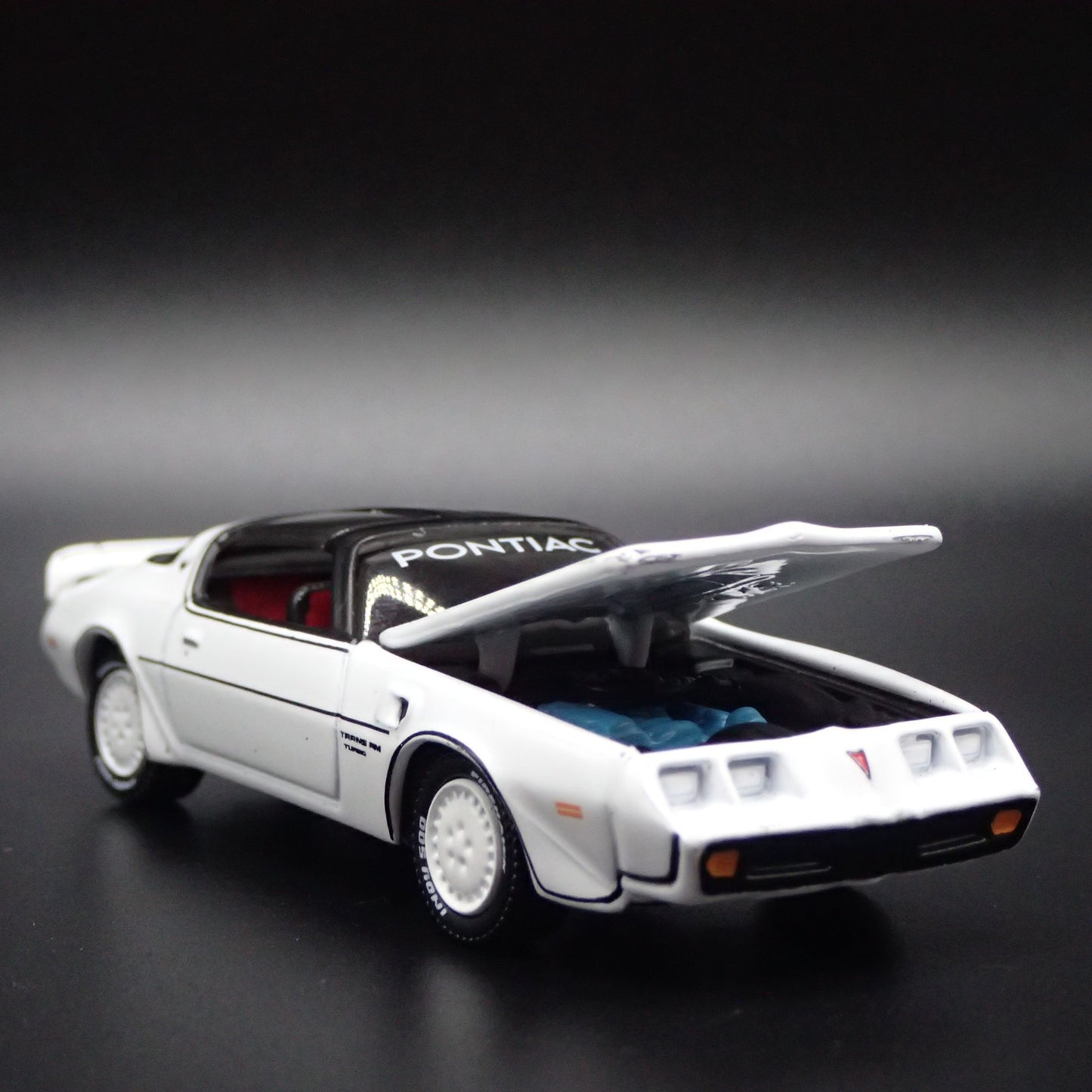 1981 81 PONTIAC FIREBIRD TRANS AM T/A TURBO 1/64 SCALE DIORAMA DIECAST MODEL CAR