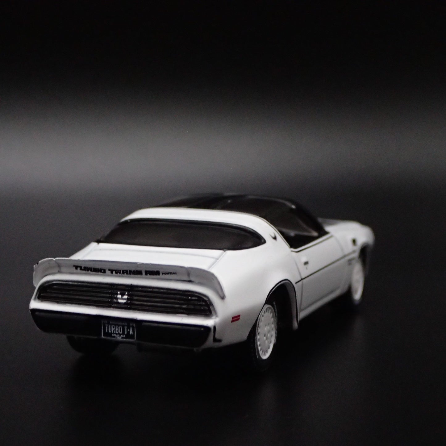 1981 81 PONTIAC FIREBIRD TRANS AM T/A TURBO 1/64 SCALE DIORAMA DIECAST MODEL CAR