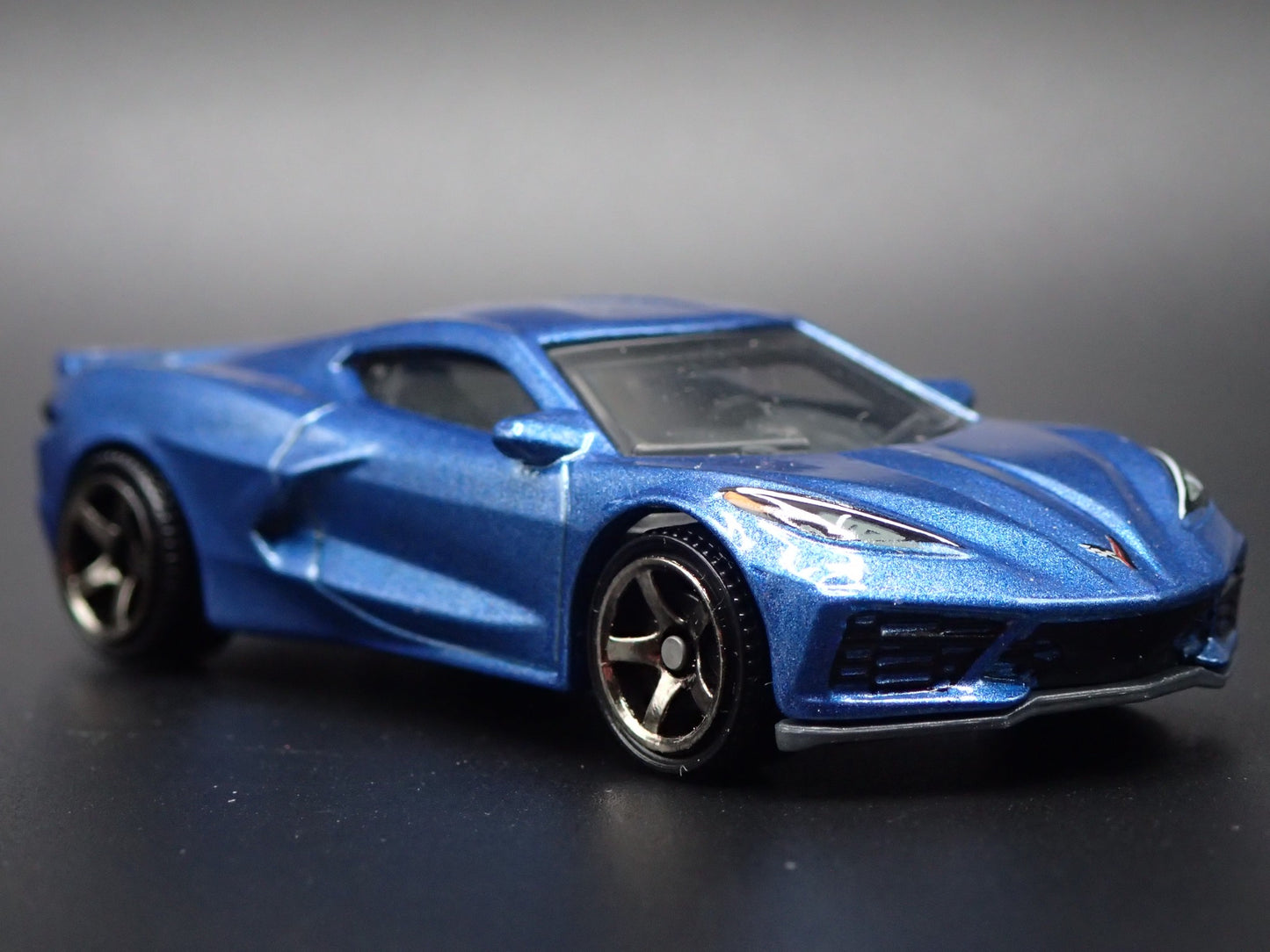 2020-2025 CHEVY CHEVROLET CORVETTE C8 BLUE 1:64 SCALE DIORAMA DIECAST MODEL CAR
