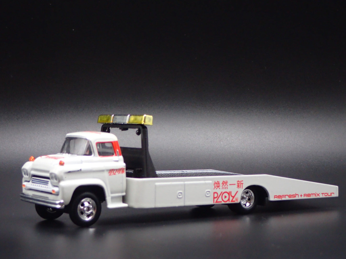 1958 CHEVROLET SPARTAN LCF COE RAMP TRUCK 1:64 SCALE DIORAMA DIECAST MODEL CAR