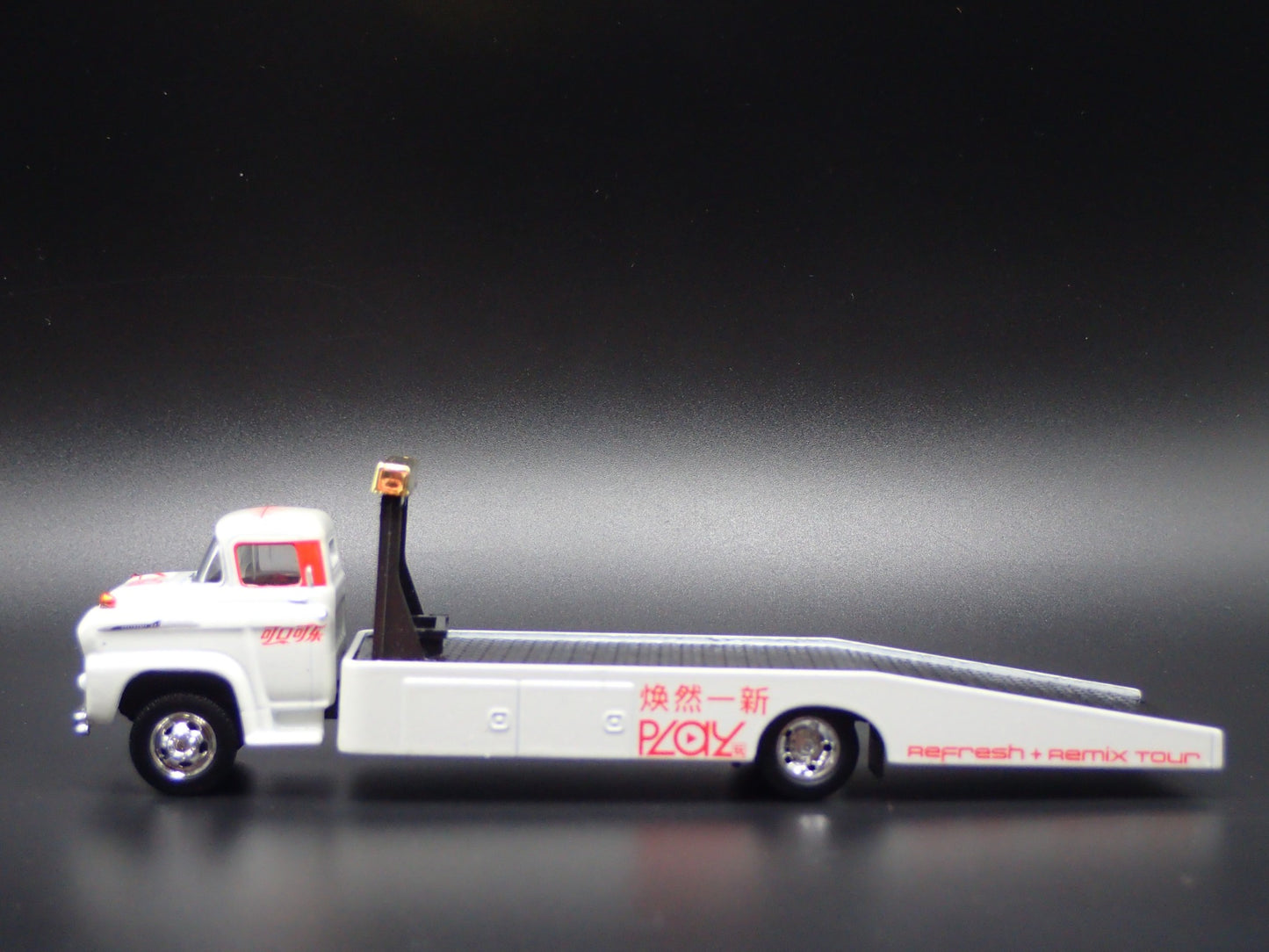 1958 CHEVROLET SPARTAN LCF COE RAMP TRUCK 1:64 SCALE DIORAMA DIECAST MODEL CAR