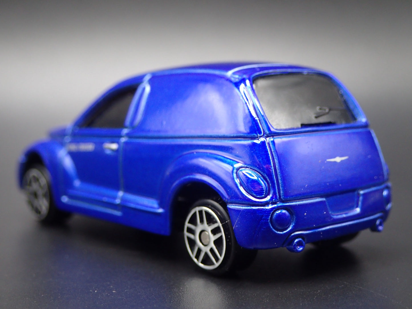 2001-2010 CHRYSLER PT CRUISER BLUE 1/64 SCALE COLLECTIBLE DIECAST MODEL CAR