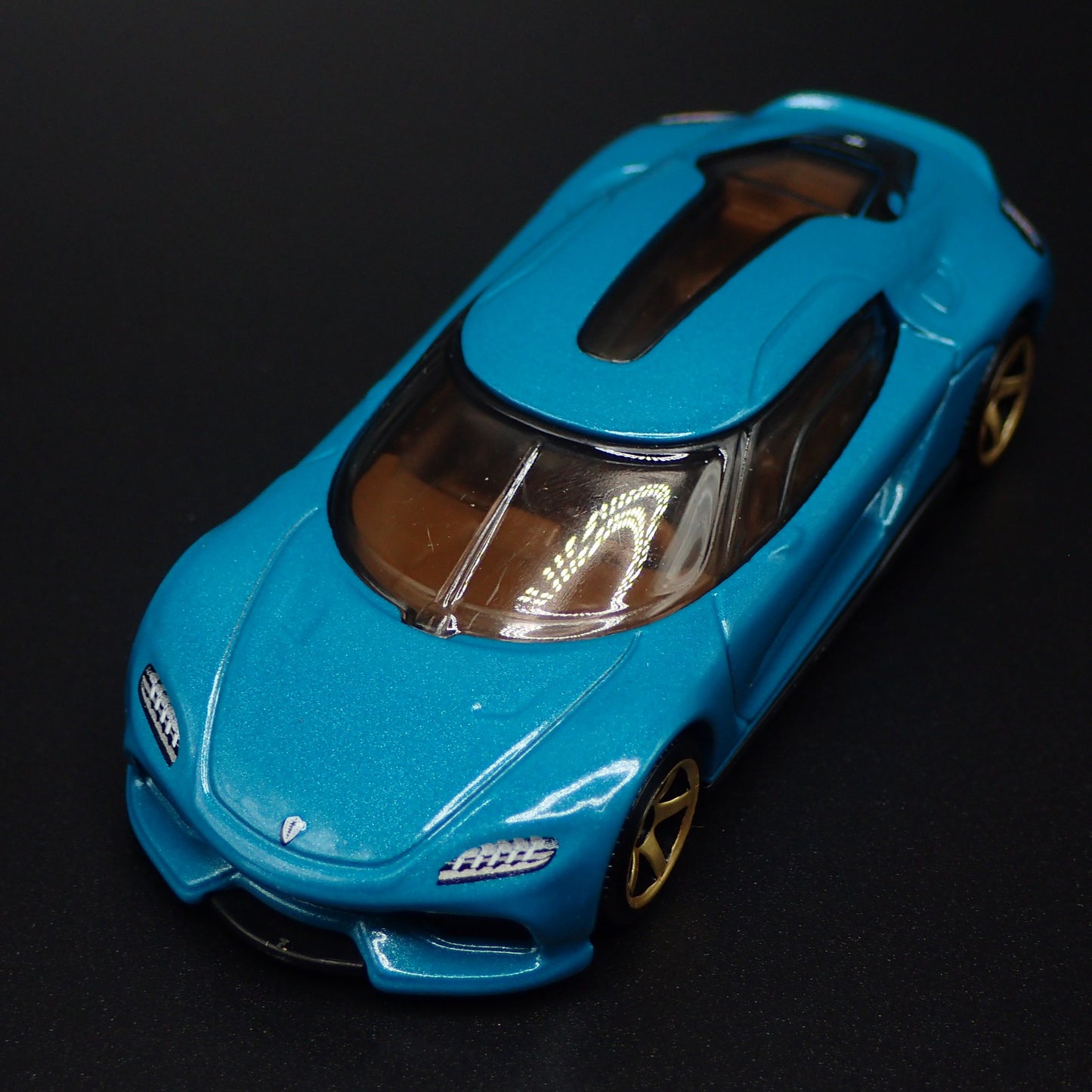 2024-2025 KOENIGSEGG GEMERA SUPER CAR GREEN 1:64 SCALE DIORAMA DIECAST MODEL CAR