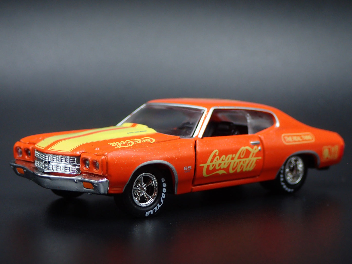 1970 70 CHEVY CHEVROLET CHEVELLE SS 1:64 SCALE DIORAMA DIECAST MODEL CAR