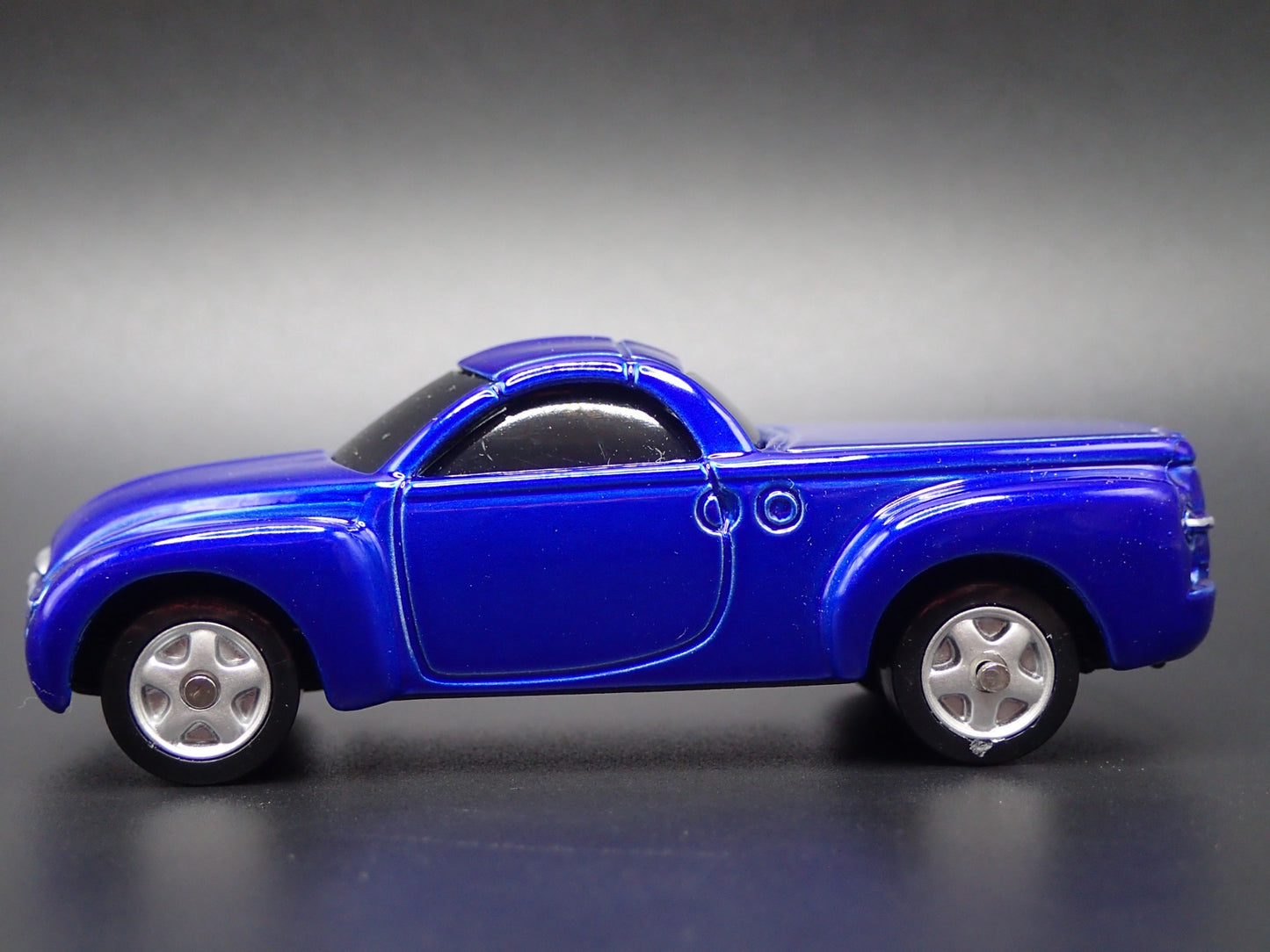 2003-2006 CHEVROLET SSR TRUCK BLUE 1:64 SCALE COLLECTIBLE DIECAST MODEL CAR