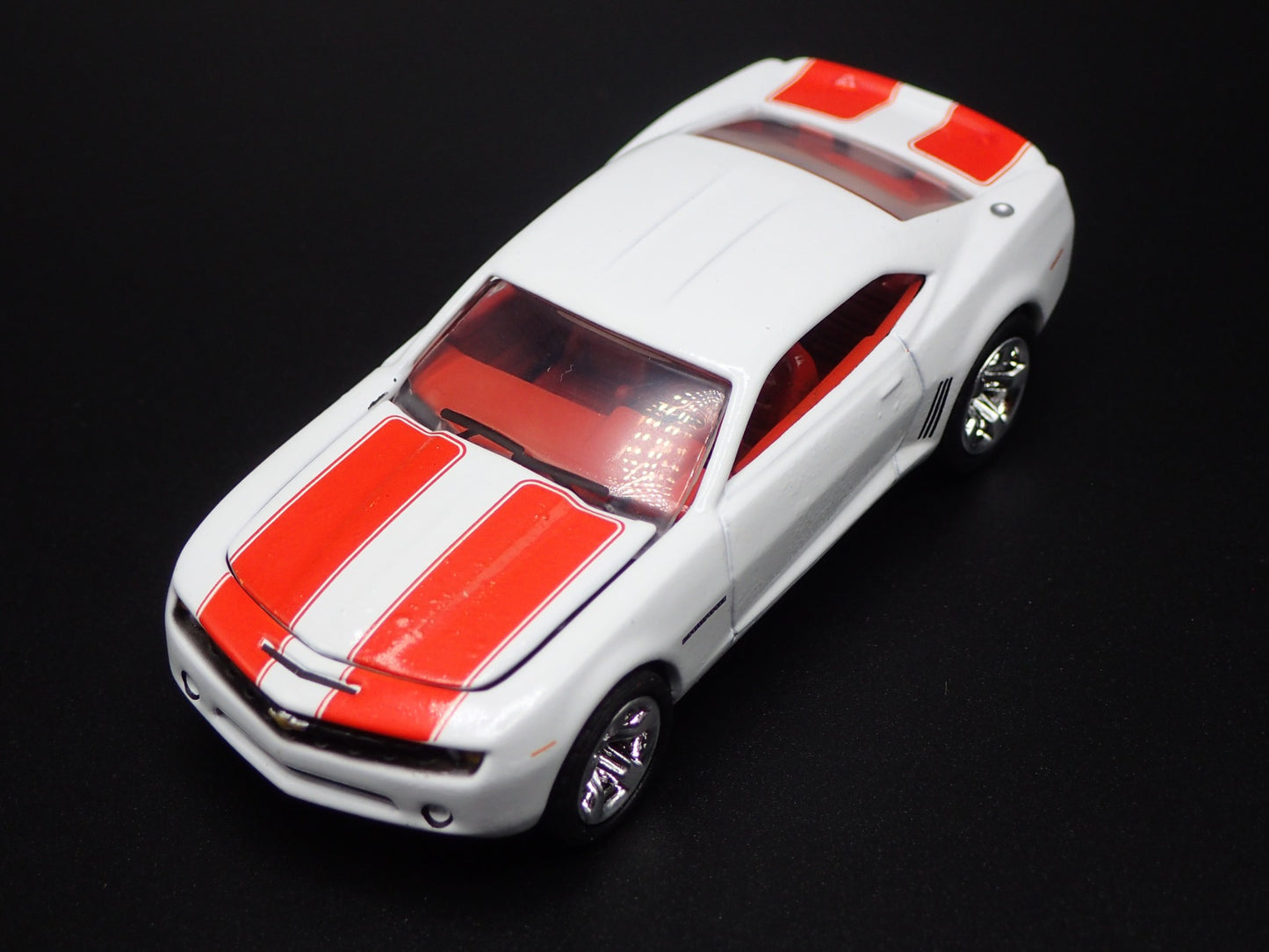 2010-2015 CHEVY CHEVROLET CAMARO WHITE 1:64 SCALE COLLECTIBLE DIECAST MODEL CAR
