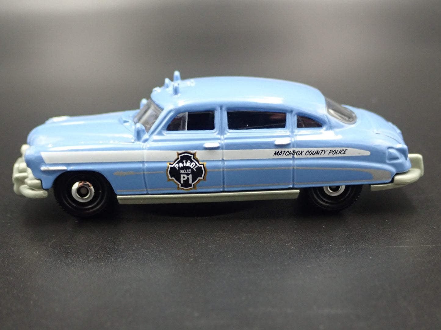 1951 51 HUDSON HORNET 4 FOUR DOOR COUNTY POLICE CAR 1/64 SCALE DIECAST MODEL CAR