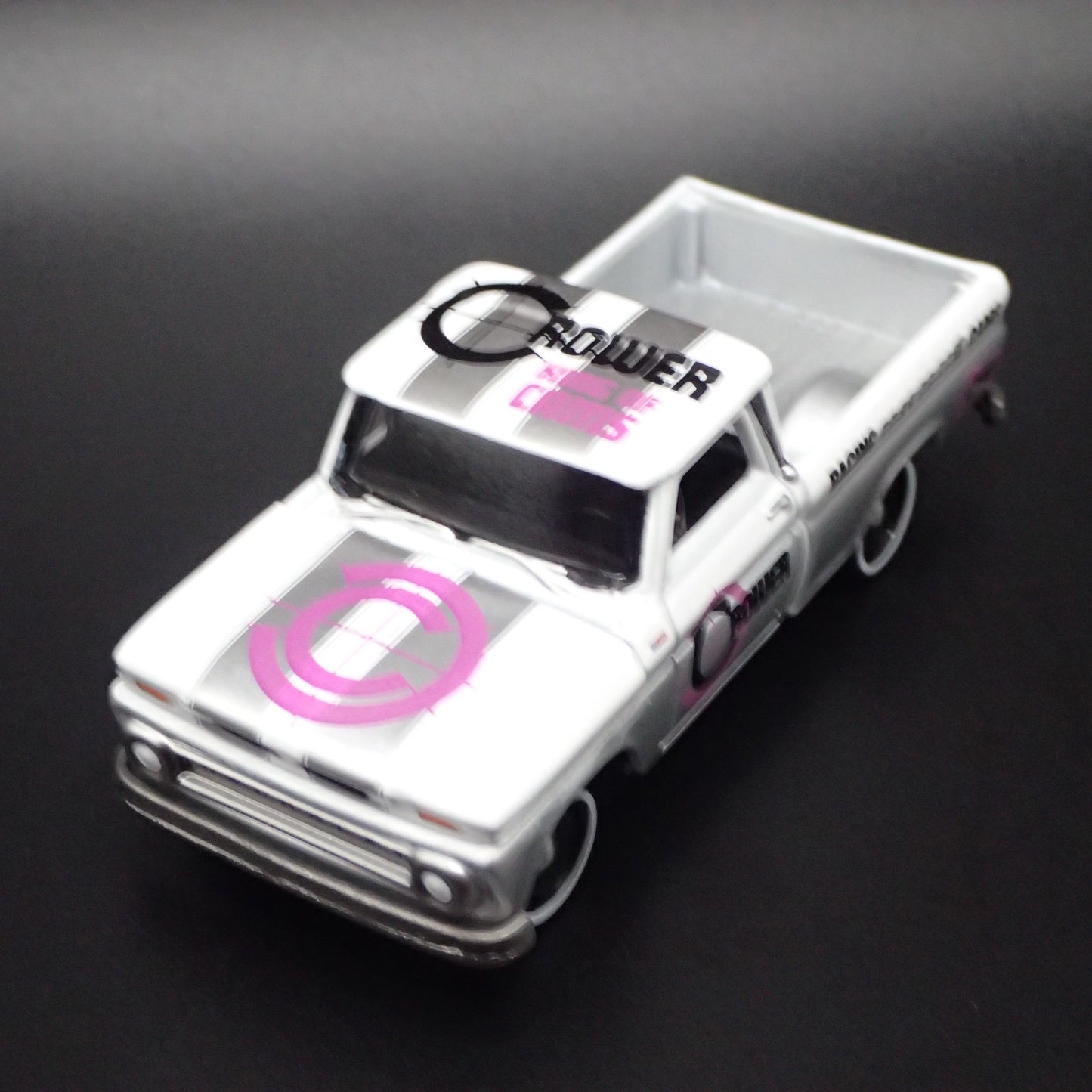 1965 CHEVY CHEVROLET FLEETSIDE PICKUP TRUCK CROWER CAMS 1:64 SCALE DIECAST MODEL