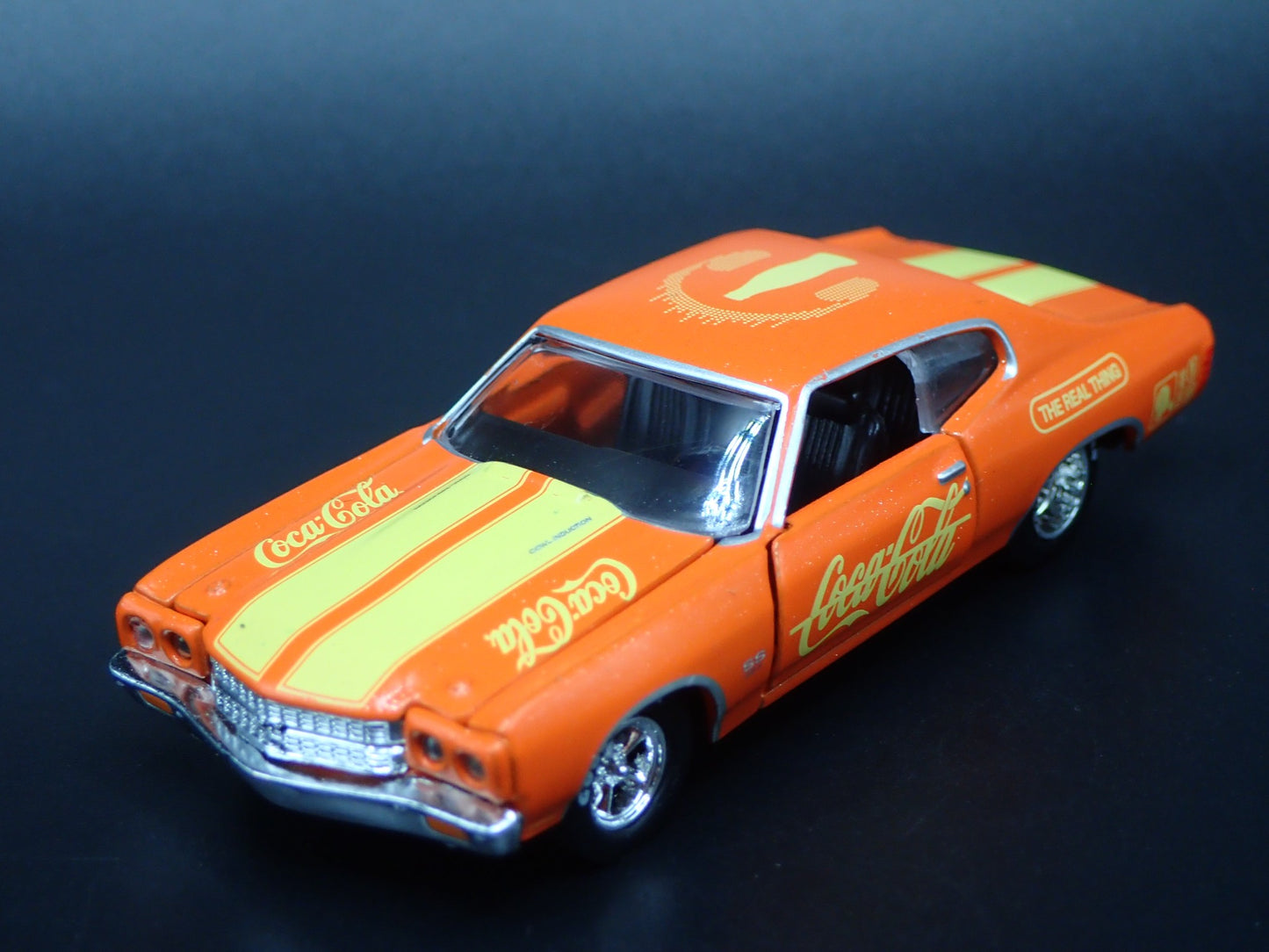 1970 70 CHEVY CHEVROLET CHEVELLE SS 1:64 SCALE DIORAMA DIECAST MODEL CAR