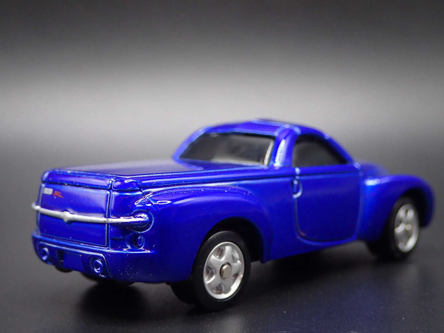 2003-2006 CHEVROLET SSR TRUCK BLUE 1:64 SCALE COLLECTIBLE DIECAST MODEL CAR