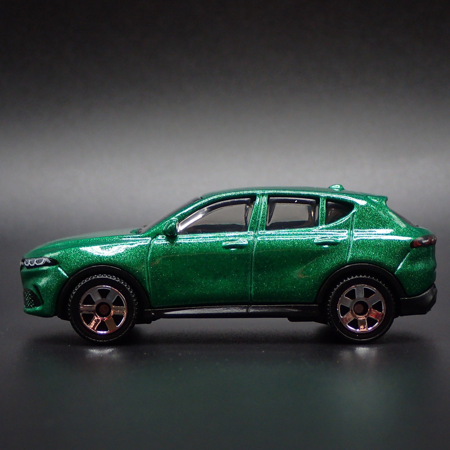 2023-2025 ALFA ROMEO TONALE SUV 1:64 SCALE COLLECTIBLE DIORAMA DIECAST MODEL CAR