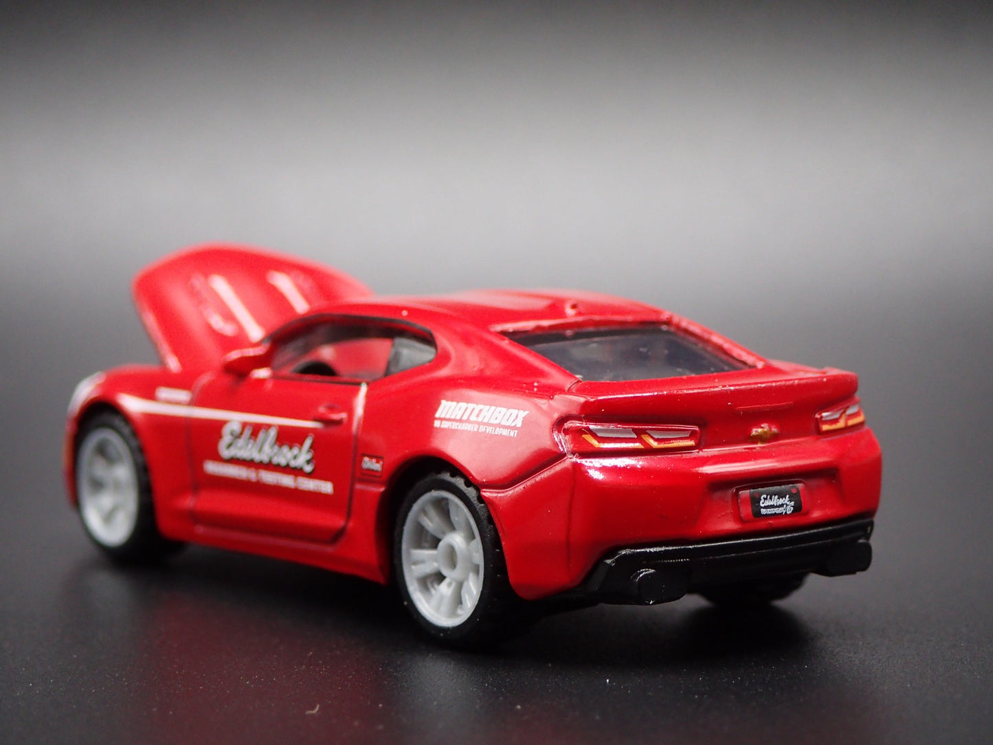 2016-2024 CHEVY CHEVROLET CAMARO EDELBROCK 1:64 SCALE DIORAMA DIECAST MODEL CAR