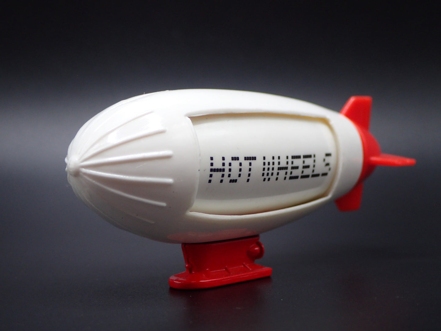 GOODYEAR BLIMP HOT WHEELS ORGINALS WHITE 1:64 SCALE DIORAMA DIECAST MODEL CAR