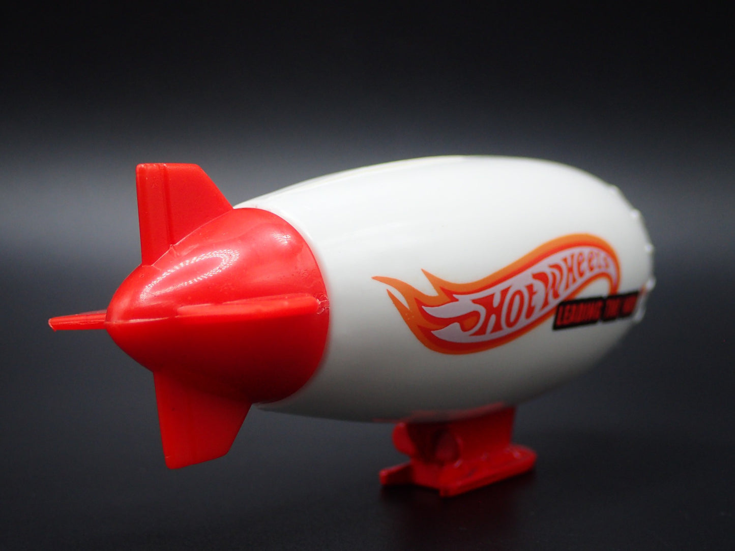 GOODYEAR BLIMP HOT WHEELS ORGINALS WHITE 1:64 SCALE DIORAMA DIECAST MODEL CAR