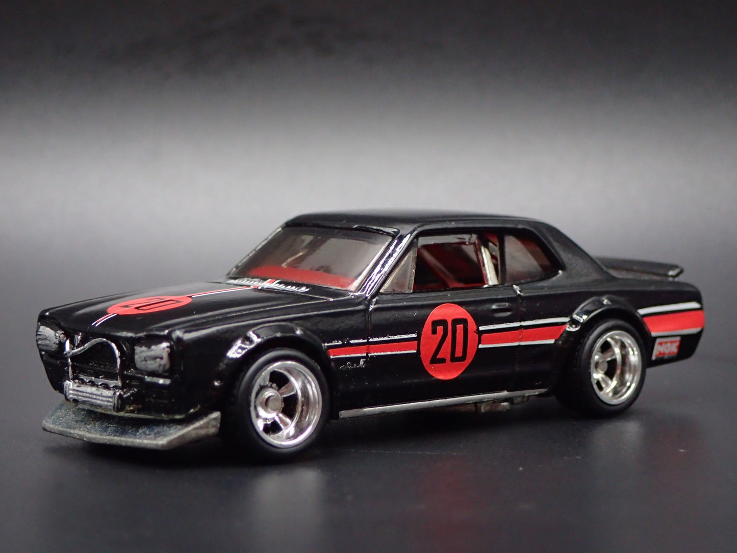 1968-1972 NISSAN SKYLINE HT 2000 GTX BLACK 1:64 SCALE DIORAMA DIECAST MODEL CAR