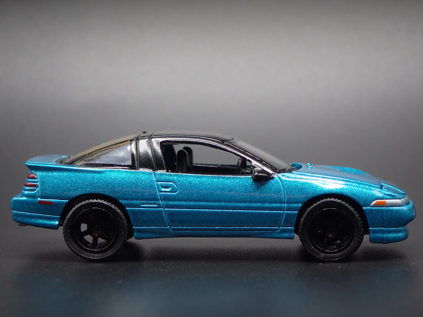1990-1994 MITSUBISHI ECLIPSE GSX 1:64 SCALE DISPLAY DIORAMA DIECAST MODEL CAR