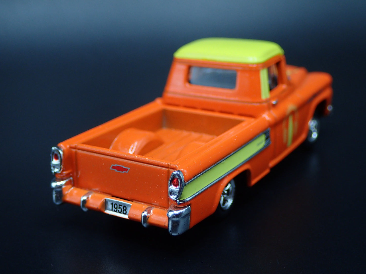 1958 58 CHEVY CHEVROLET APACHE CAMEO PICKUP TRUCK  1:64 SCALE DIECAST MODEL CAR