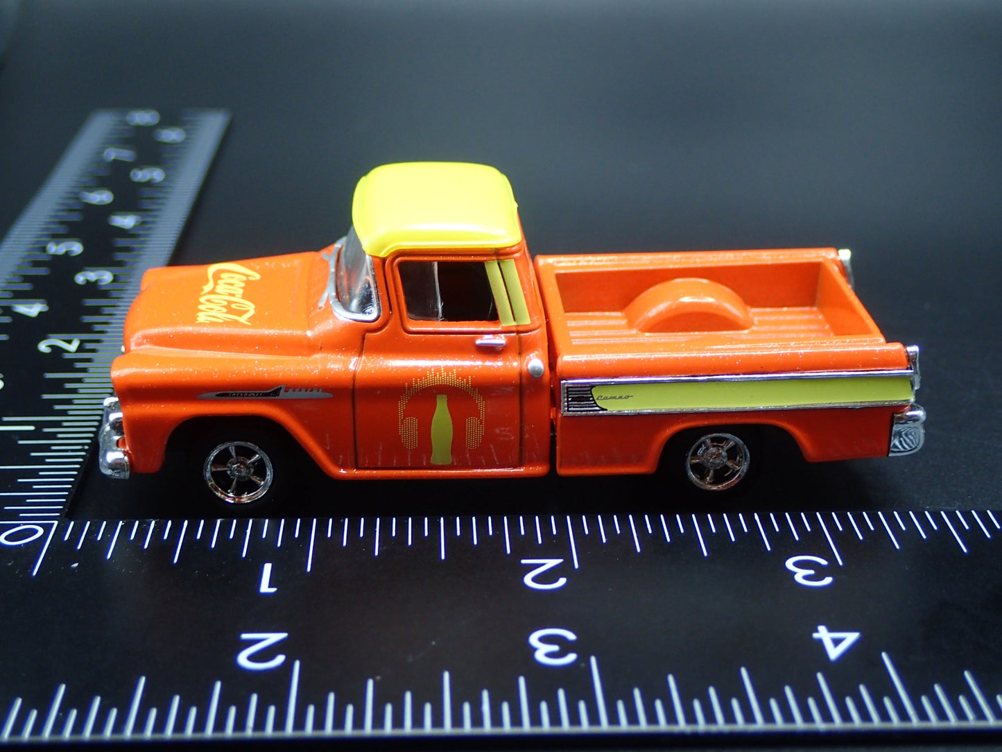 1958 58 CHEVY CHEVROLET APACHE CAMEO PICKUP TRUCK  1:64 SCALE DIECAST MODEL CAR