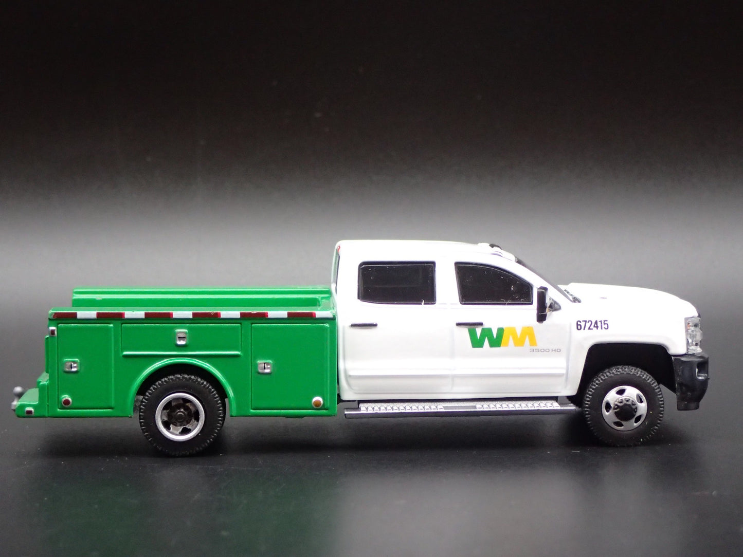 2018 CHEVY CHEVROLET SILVERADO 3500 DUALLY TRUCK W/ HITCH 1:64 DIECAST MODEL CAR