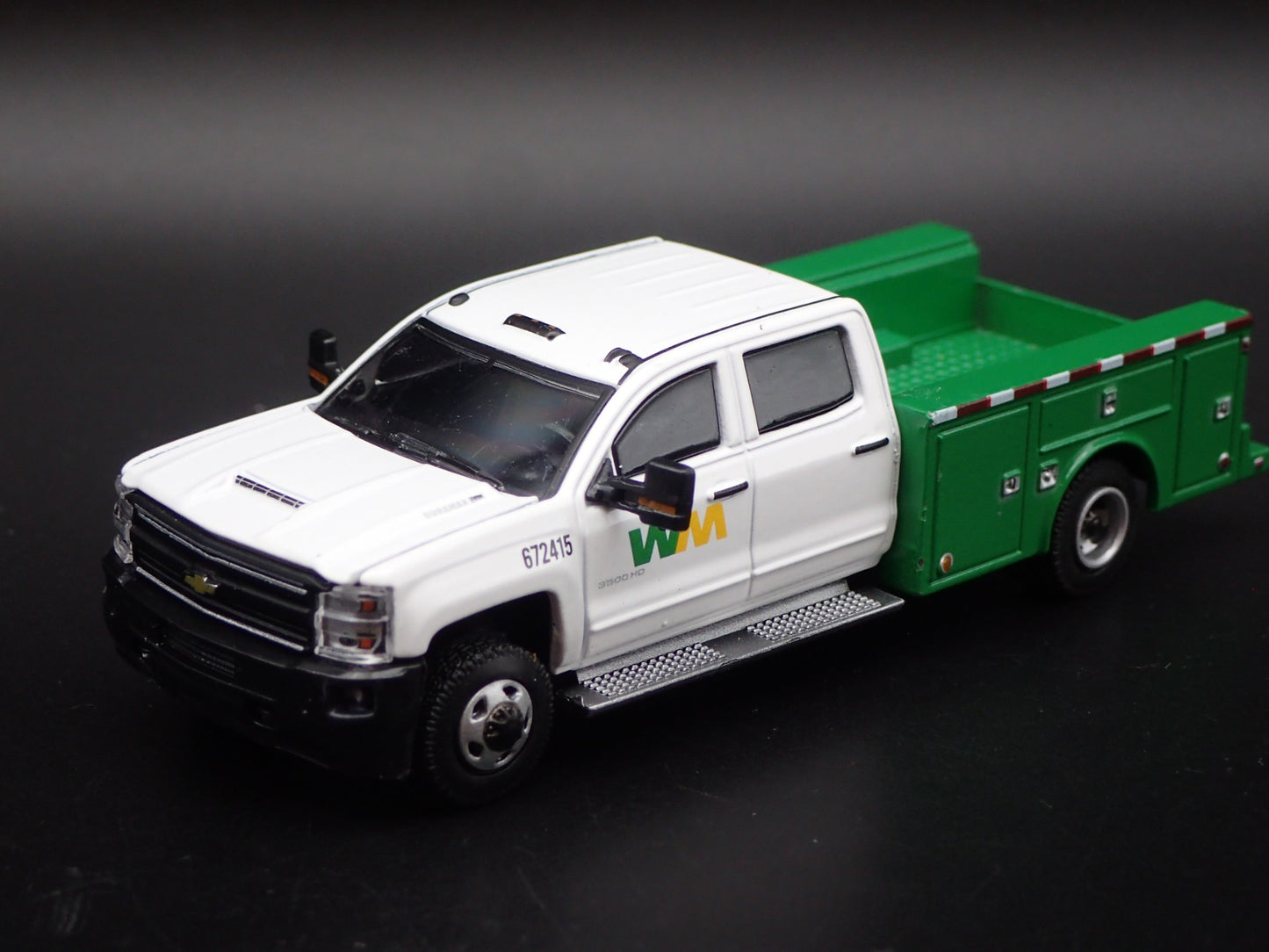 2018 CHEVY CHEVROLET SILVERADO 3500 DUALLY TRUCK W/ HITCH 1:64 DIECAST MODEL CAR