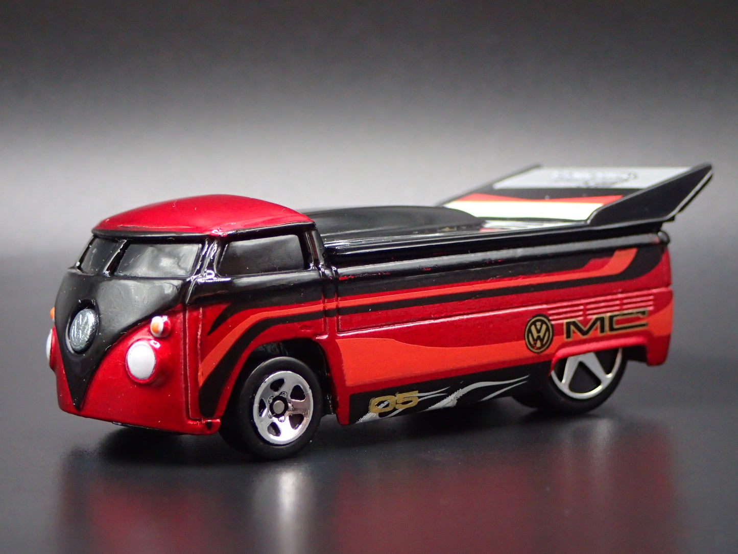 1950-1967 VW VOLKSWAGEN DRAG TRUCK NHRA 1/64 SCALE DIORAMA DIECAST MODEL CAR