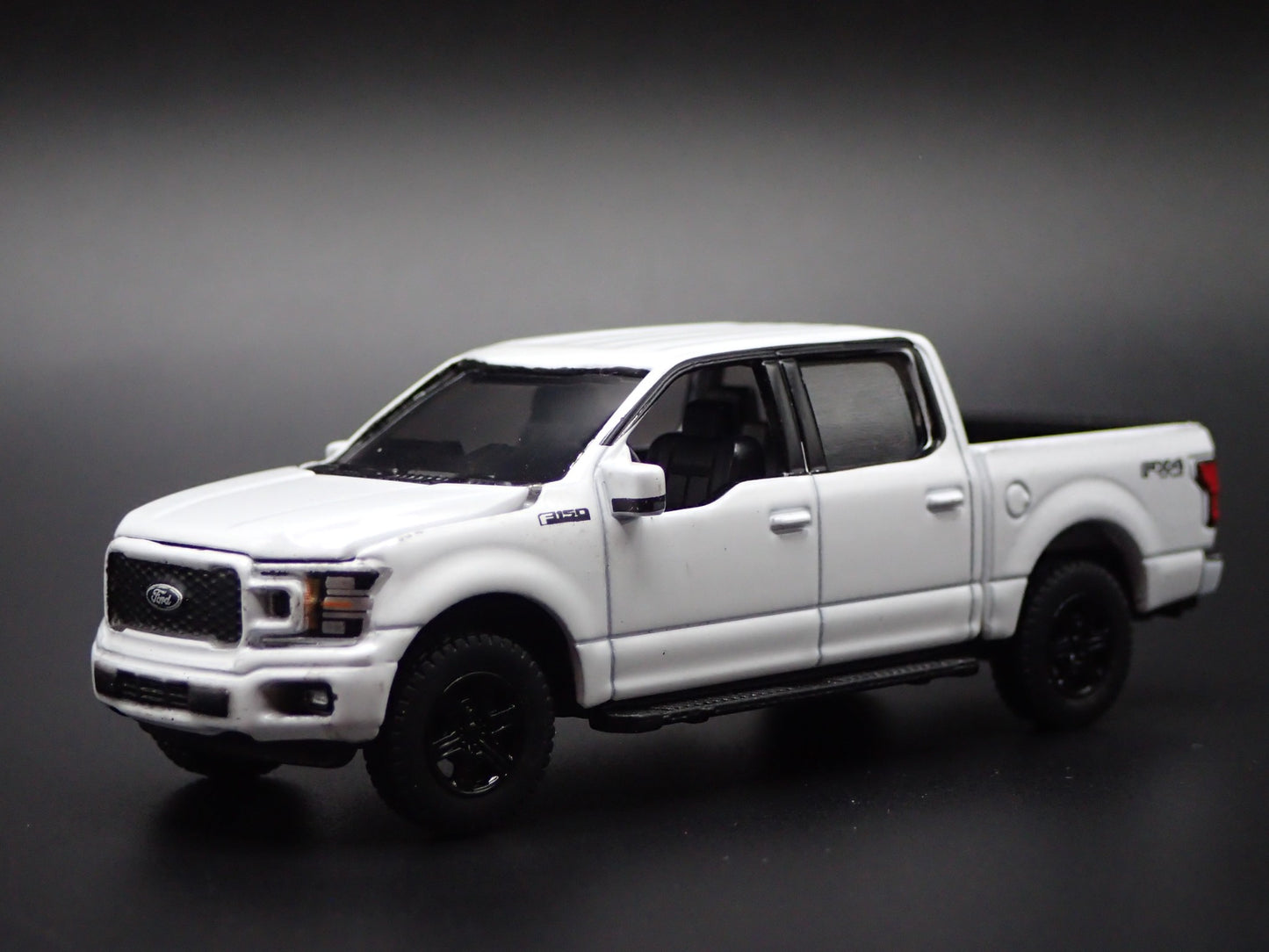 2015-2020 FORD F150 PICKUP TRUCK WHITE 1:64 SCALE COLLECTIBLE DIECAST MODEL CAR
